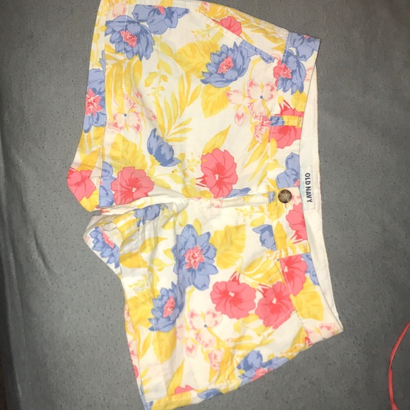 Old Navy Shorts - Picture 3 of 4